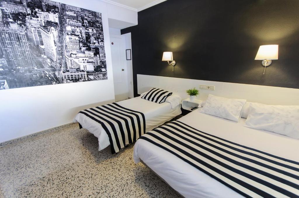 Hostal On Dormire Valencia Ngoại thất bức ảnh